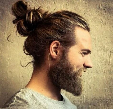 Comment faire un chignon pour homme